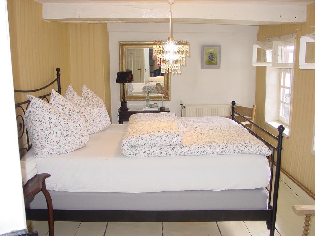 Robert'S Bed & Breakfast Helmarshausen 외부 사진